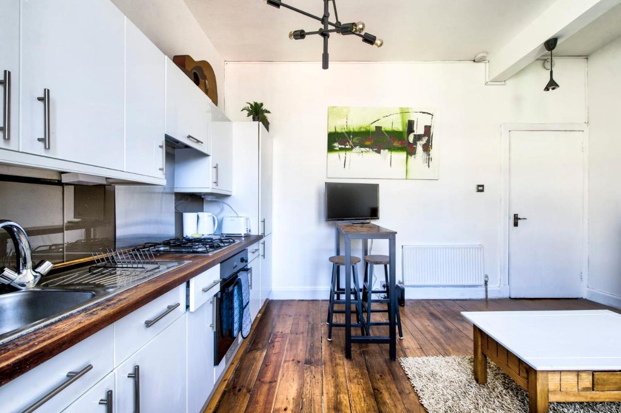 Artsy Modern 1Br Home In Abbeyhill เอดินบะระ ภายนอก รูปภาพ